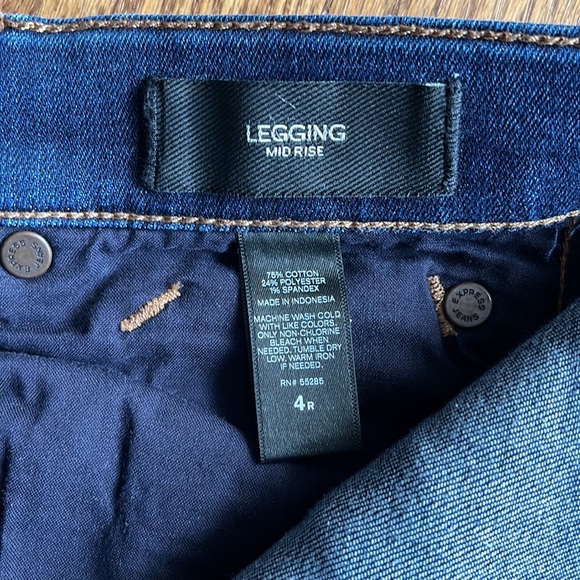 Express legging jeans. Mid rise - Picture 3 of 3